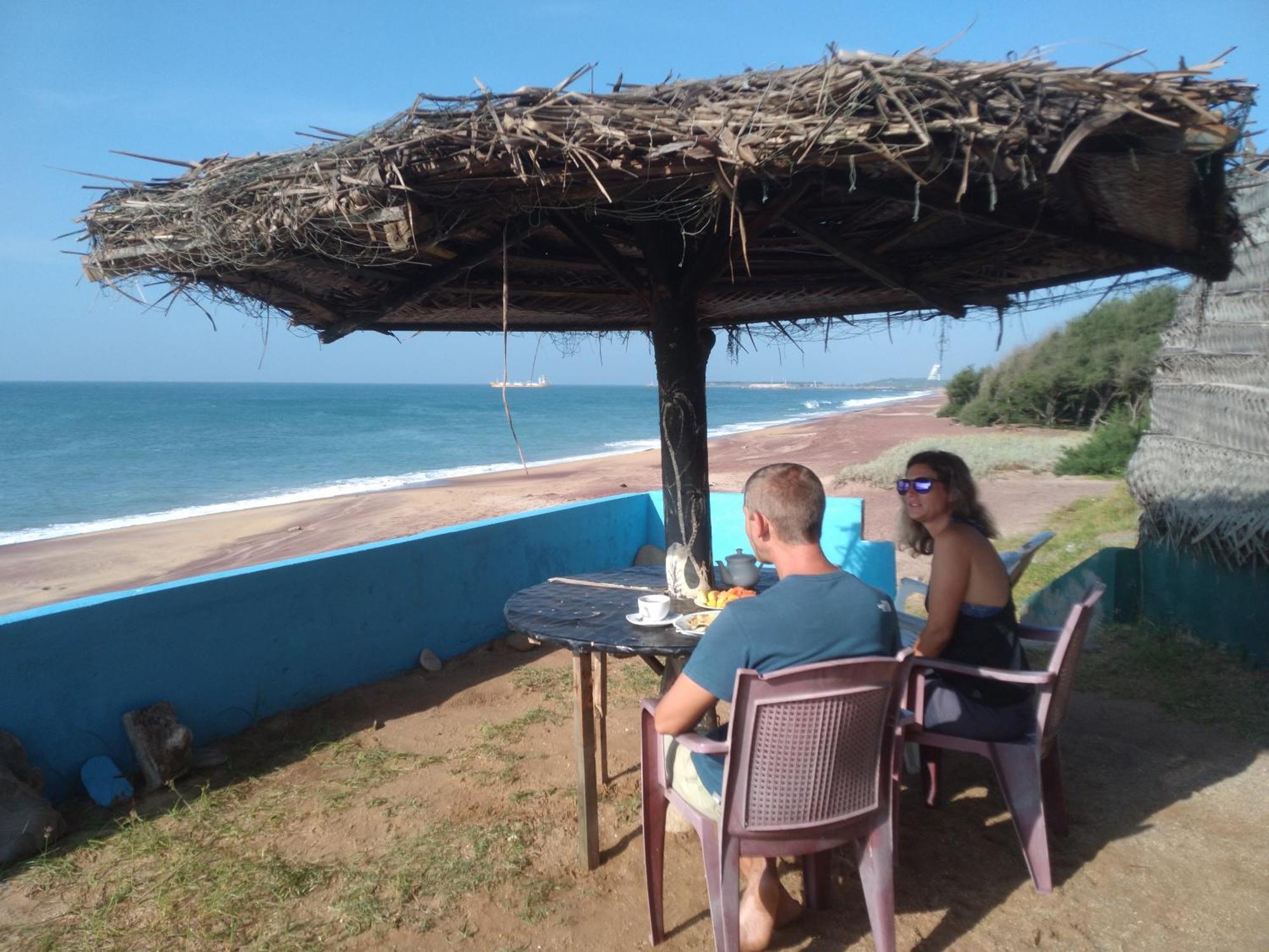 Happy Beach Safari Retreat Hambantota Esterno foto